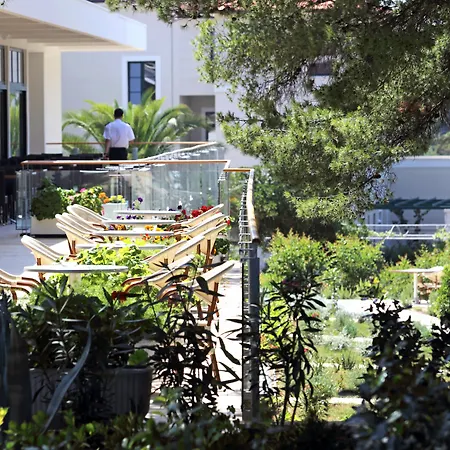 Ξενοδοχείο Aminess Vival Velaris 4*