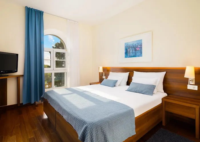 Aminess Vival Velaris