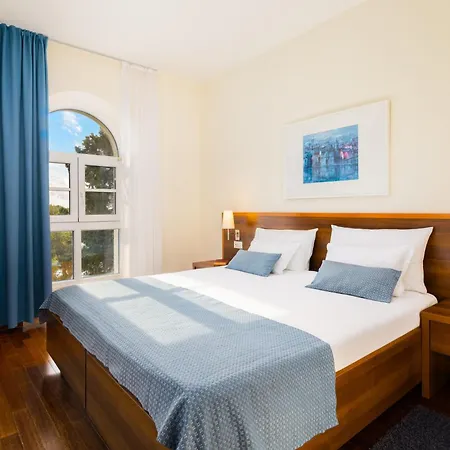 Aminess Vival Velaris