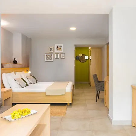 Отель Aminess Vival Velaris 4*