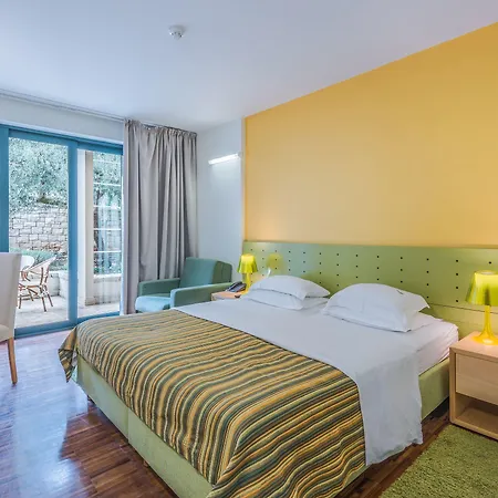 Aminess Vival Velaris