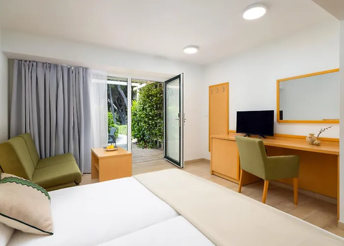Aminess Vival Velaris 4*